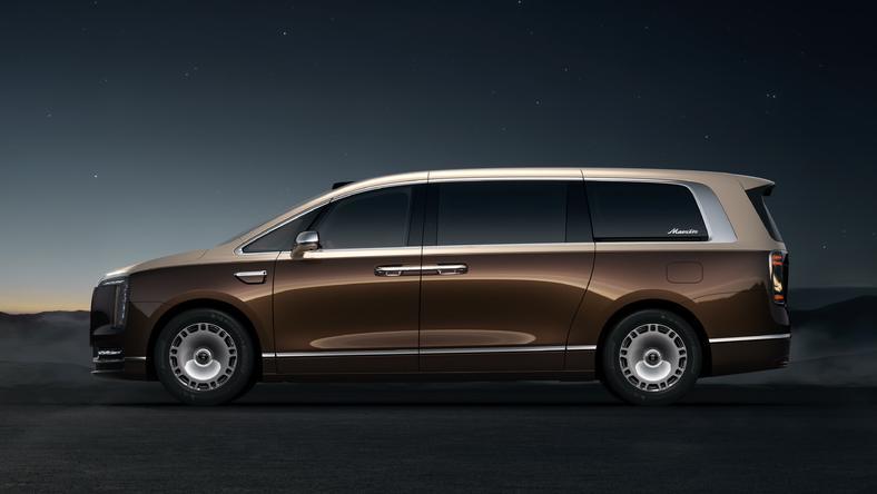 中国老板,为什么要花100万买MPV?